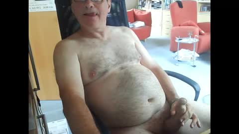 Snapshot of pavlovsdog2006 chatting on 09/24/25, 08:50 Pavlov aka Peter online show from 09/24/25, 08:50