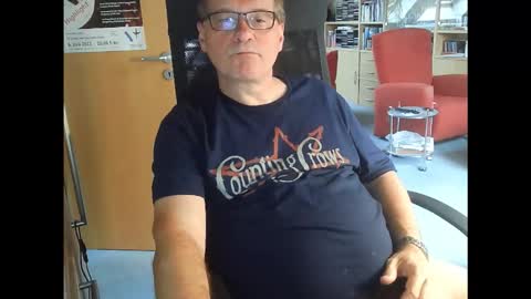 Snapshot of pavlovsdog2006 chatting on 10/20/25, 08:15 Pavlov aka Peter online show from 10/20/25, 08:15