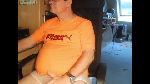 Snapshot of pavlovsdog2006 chatting on 11/17/25, 08:09 Pavlov aka Peter online show from 11/17/25, 08:09