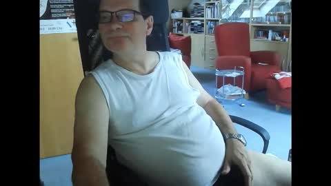 Snapshot of pavlovsdog2006 chatting on 11/19/25, 09:42 Pavlov aka Peter online show from 11/19/25, 09:42