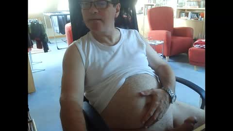 Snapshot of pavlovsdog2006 chatting on 12/18/25, 09:59 Pavlov aka Peter online show from 12/18/25, 09:59