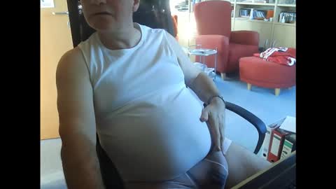 Snapshot of pavlovsdog2006 chatting on 02/09/26, 09:46 Pavlov aka Peter online show from 02/09/26, 09:46