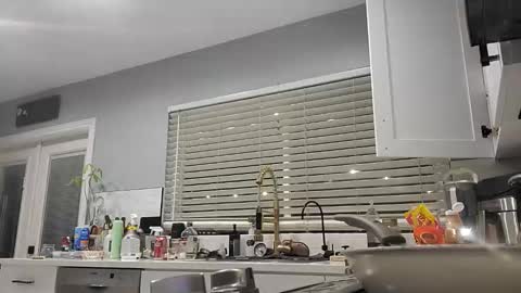 Snapshot of pavonesplash chatting on 12/21/25, 12:29 Pavone splash online show from 12/21/25, 12:29