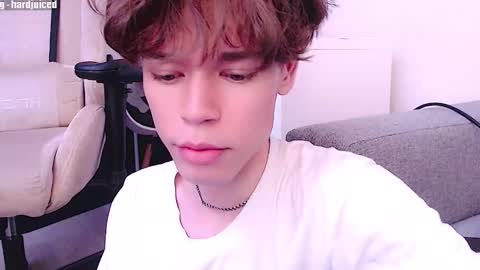 Snapshot of pawclaw chatting on 10/10/25, 02:49 pawclaw online show from 10/10/25, 02:49