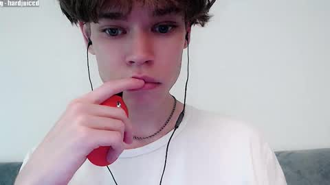 Snapshot of pawclaw chatting on 10/21/25, 10:49 pawclaw online show from 10/21/25, 10:49