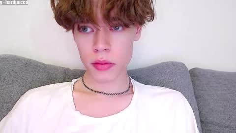 Snapshot of pawclaw chatting on 11/26/25, 09:38 pawclaw online show from 11/26/25, 09:38