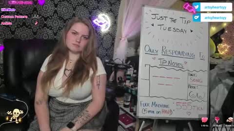 ArtsyHeartsyy online show from 12/11/24, 03:13