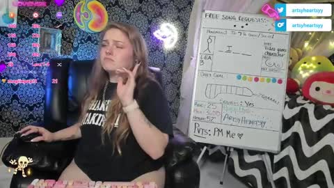 ArtsyHeartsyy online show from 12/14/24, 05:07