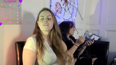 ArtsyHeartsyy online show from 01/21/25, 04:54