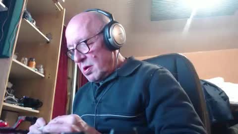 pc8474408 online show from 11/30/25, 05:50