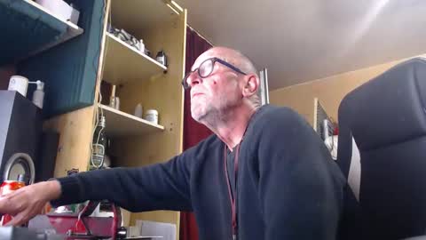 pc8474408 online show from 05/05/26, 07:00
