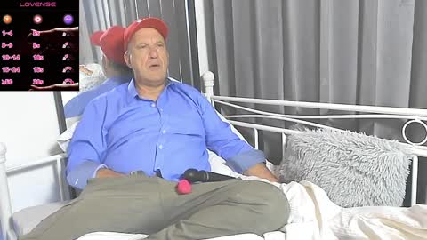 Snapshot of peacetous chatting on 02/22/25, 04:40 Marc online show from 02/22/25, 04:40