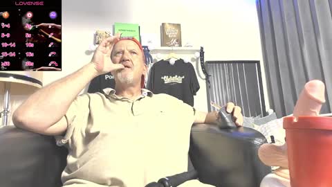 Snapshot of peacetous chatting on 03/09/25, 10:19 Marc online show from 03/09/25, 10:19