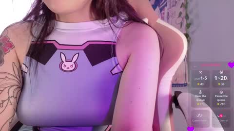  P E A C H   online show from 03/01/25, 05:05