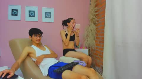 Snapshot of peach_tyron chatting on 12/10/24, 01:00 peach tyron online show from 12/10/24, 01:00