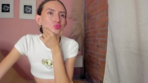 Snapshot of peach_tyron chatting on 01/15/25, 11:51 peach tyron online show from 01/15/25, 11:51