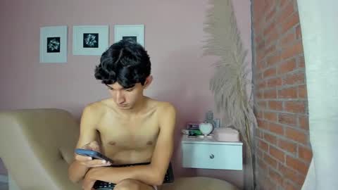 Snapshot of peach_tyron chatting on 02/01/25, 11:06 peach tyron online show from 02/01/25, 11:06