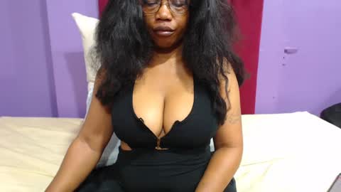 Snapshot of peachassxx chatting on 06/14/26, 05:31 peachy online show from 06/14/26, 05:31