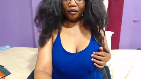 Snapshot of peachassxx chatting on 06/19/26, 05:45 peachy online show from 06/19/26, 05:45
