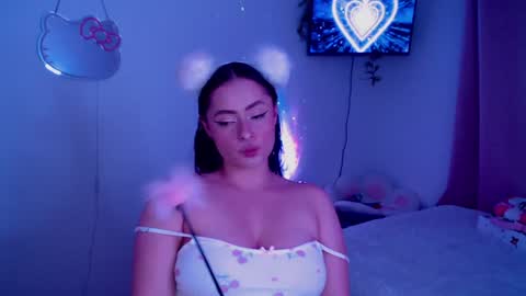 peacherry_ online show from 12/12/24, 01:53