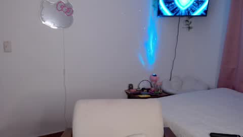 peacherry_ online show from 12/31/24, 04:06