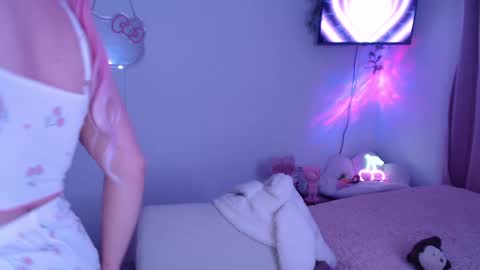 peacherry_ online show from 02/01/25, 01:34