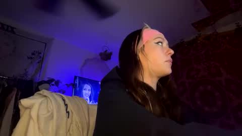 peachesncreampiezz online show from 04/18/26, 11:38