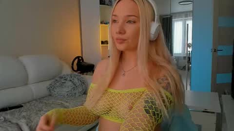 peachju1cy online show from 02/21/25, 06:07