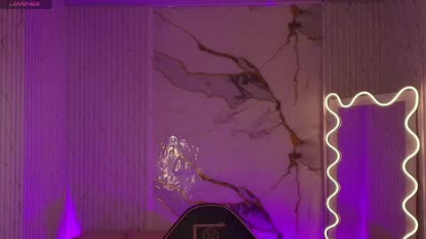 peachy_tay online show from 04/15/26, 12:01