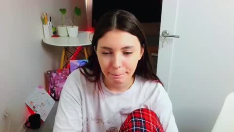 Snapshot of peachybabe__ chatting on 07/16/26, 05:30 Peachy online show from 07/16/26, 05:30