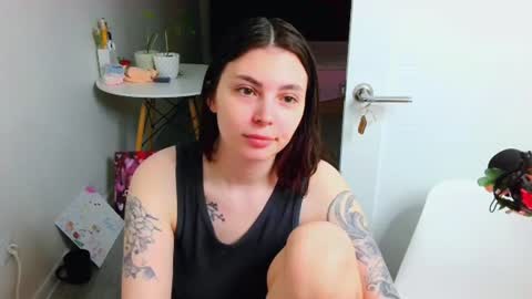 Snapshot of peachybabe__ chatting on 07/27/26, 08:16 Peachy online show from 07/27/26, 08:16