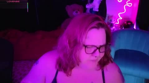 Peachy Nessa online show from 03/23/26, 04:16