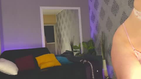 PeachyPixiee online show from 05/09/26, 08:52