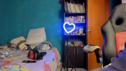 Tangerine Penaut online show from 12/14/25, 11:31