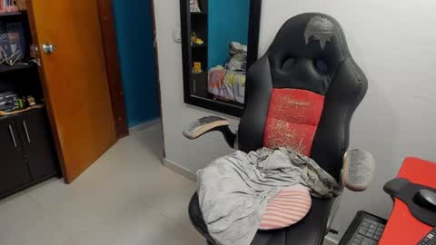 Tangerine Penaut online show from 12/18/25, 01:00