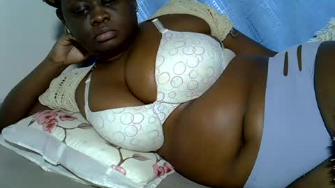 Snapshot of pearl_33 chatting on 07/11/26, 01:08 Keci online show from 07/11/26, 01:08