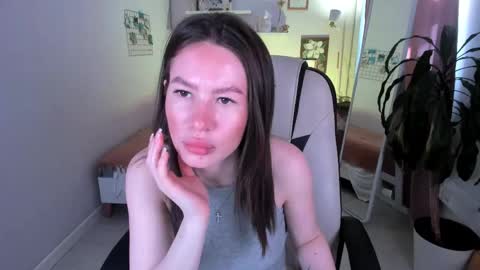 Snapshot of pearl_glow chatting on 04/11/26, 09:13 Cutie Pearl online show from 04/11/26, 09:13