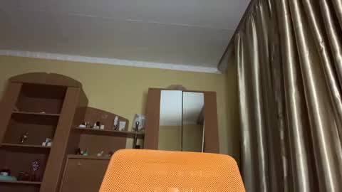 Zlata online show from 05/30/26, 05:21