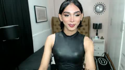 Snapshot of pearlmoore chatting on 02/02/25, 03:17 Pearl online show from 02/02/25, 03:17