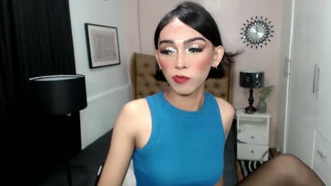 Snapshot of pearlmoore chatting on 02/26/25, 12:49 Pearl online show from 02/26/25, 12:49