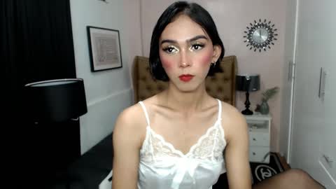 Snapshot of pearlmoore chatting on 03/05/25, 08:54 Pearl online show from 03/05/25, 08:54