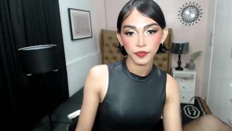 Snapshot of pearlmoore chatting on 03/07/25, 02:04 Pearl online show from 03/07/25, 02:04