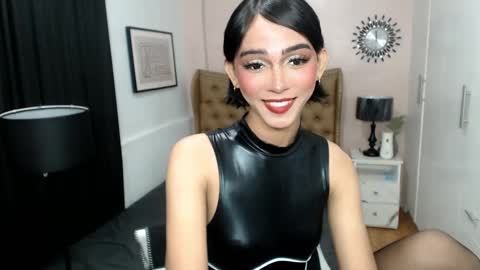 Snapshot of pearlmoore chatting on 03/10/25, 02:16 Pearl online show from 03/10/25, 02:16