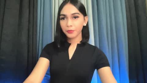 Snapshot of pearlmoore chatting on 11/06/25, 04:19 Pearl online show from 11/06/25, 04:19