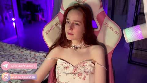 Snapshot of pearlprincess_ chatting on 02/06/25, 02:22 Adelina online show from 02/06/25, 02:22