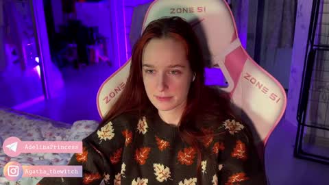 Snapshot of pearlprincess_ chatting on 02/09/25, 01:44 Adelina online show from 02/09/25, 01:44