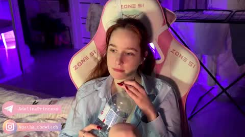 Snapshot of pearlprincess_ chatting on 02/16/25, 01:03 Adelina online show from 02/16/25, 01:03