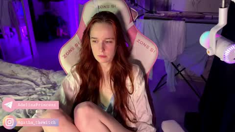 Snapshot of pearlprincess_ chatting on 02/21/25, 05:56 Adelina online show from 02/21/25, 05:56