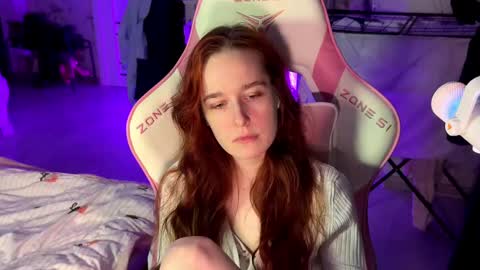 Snapshot of pearlprincess_ chatting on 03/11/25, 01:26 Adelina online show from 03/11/25, 01:26