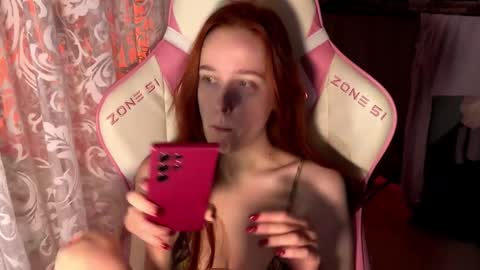 Snapshot of pearlprincess_ chatting on 09/14/25, 11:31 Adelina online show from 09/14/25, 11:31